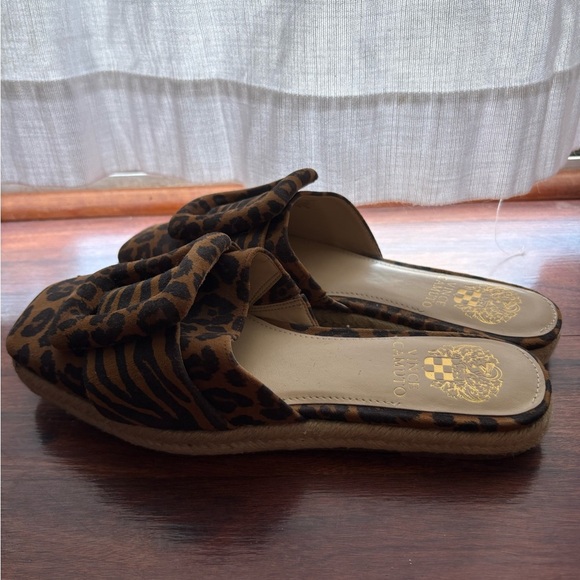 Vince Camuto Brown Mules with Leopard Print - Picture 3 of 4